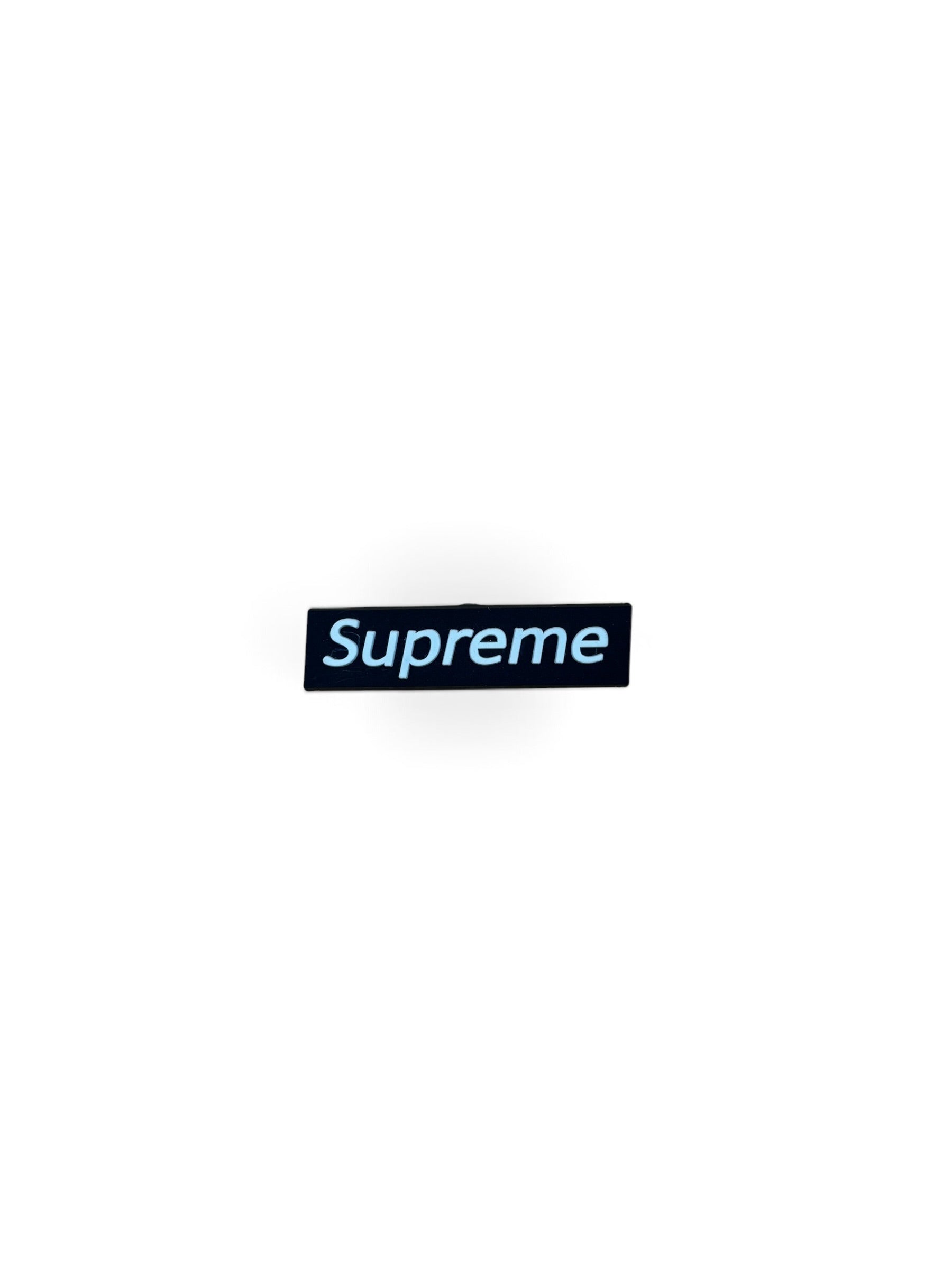 Pin’s pvc Supreme