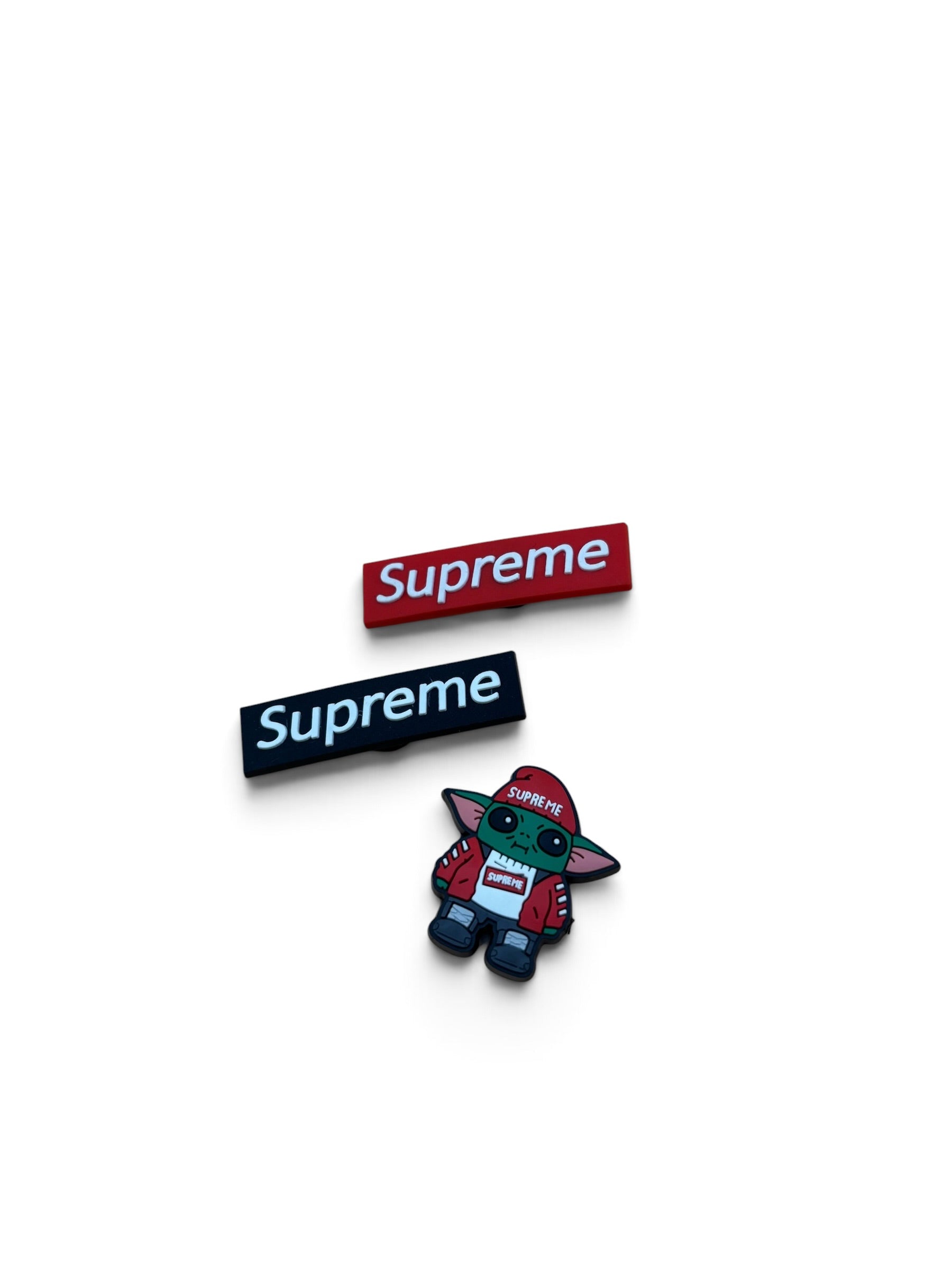 Pin’s pvc Supreme