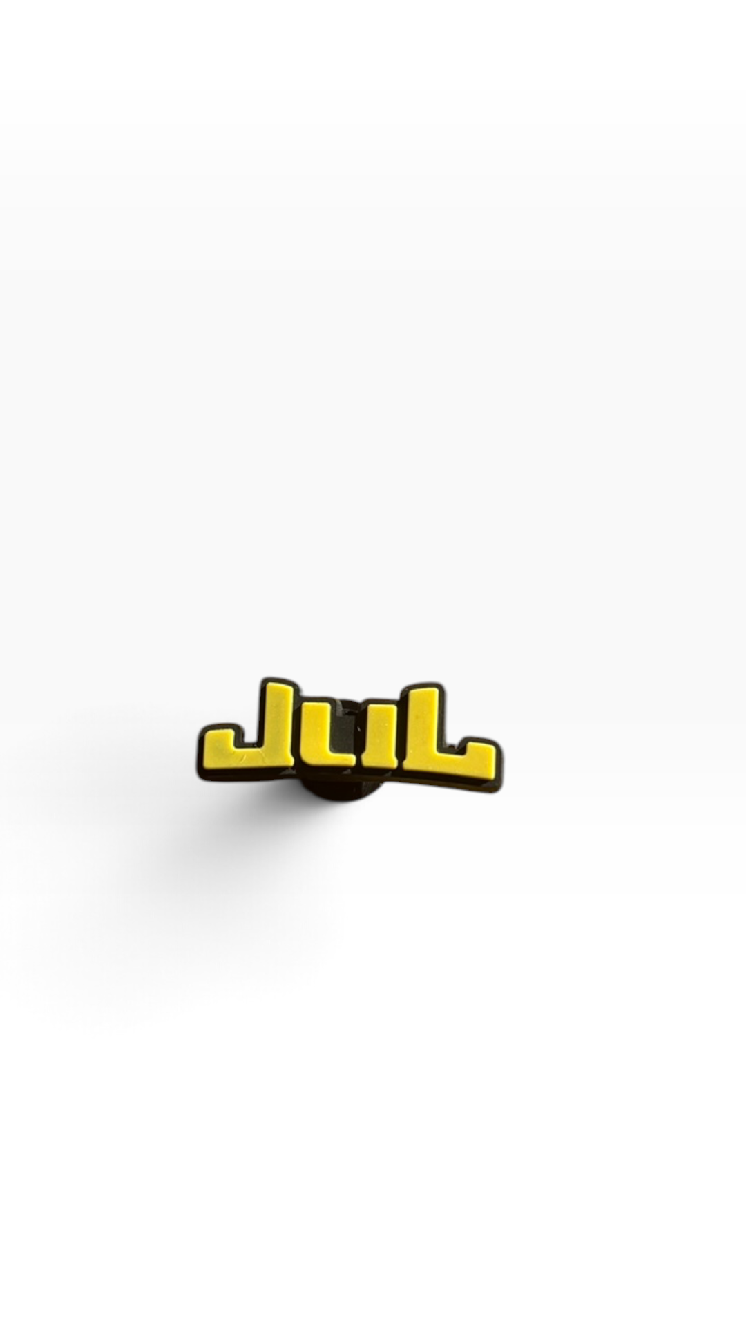 Pin’s pvc JUL