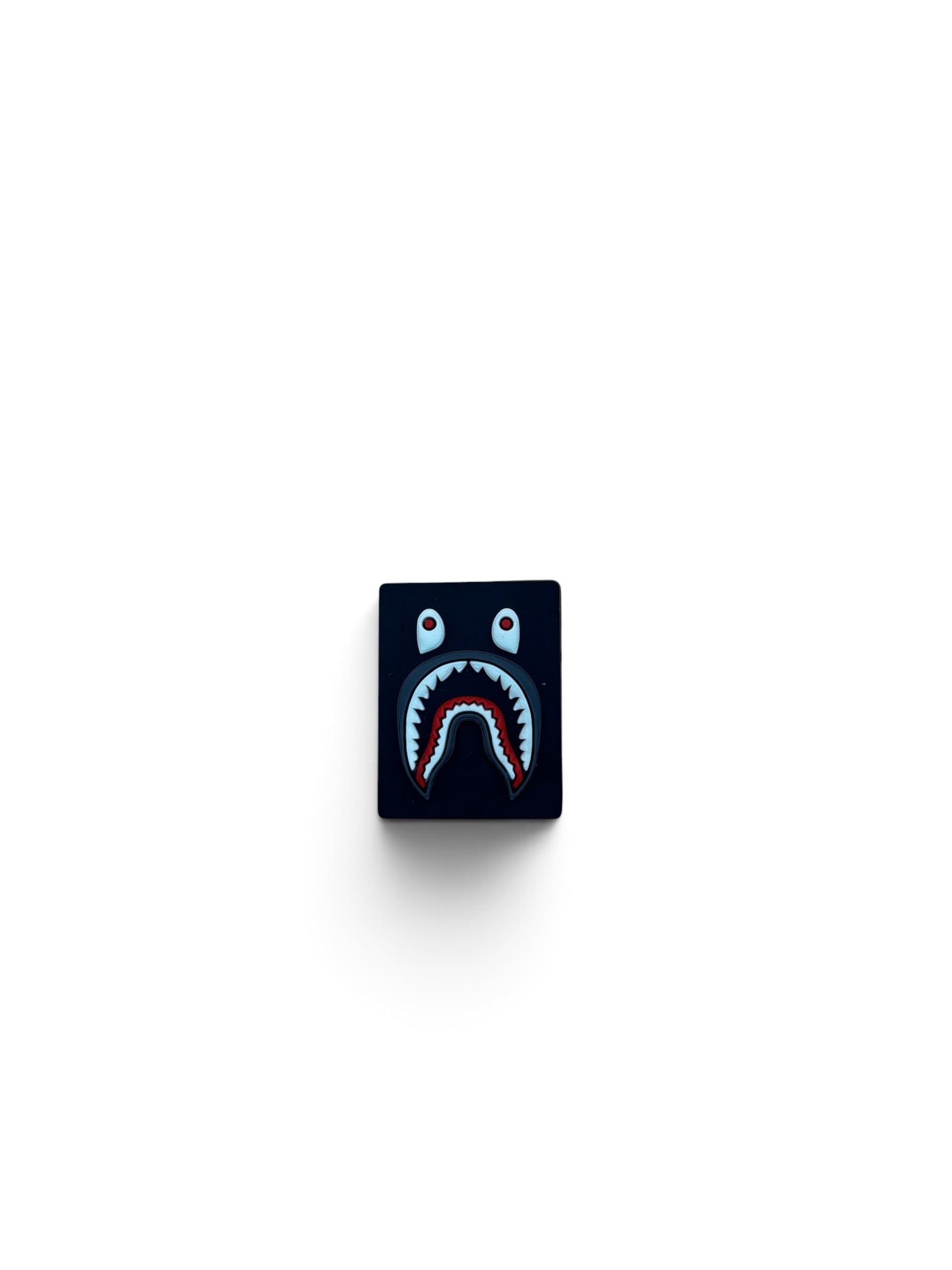 Pin’s pvc Bape